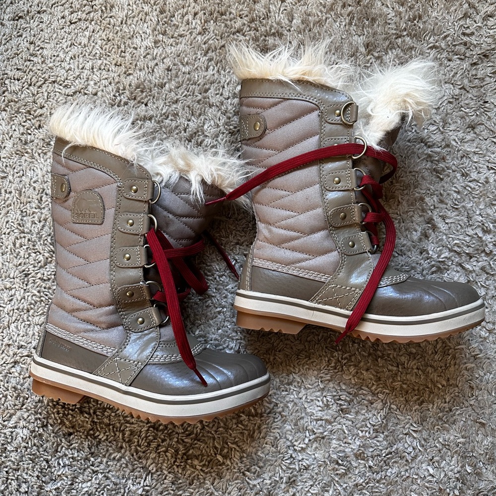 Sorel boots size 1 kids